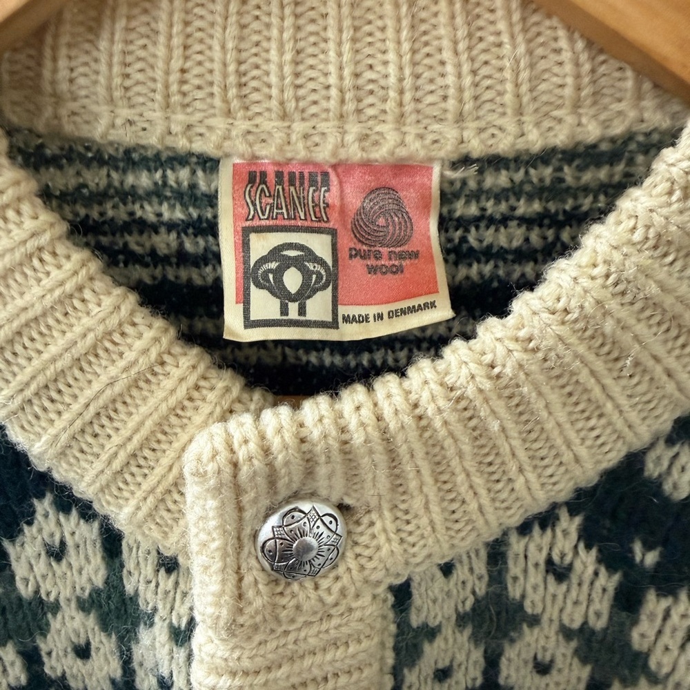 Scance Pure New Wool Size M Button Cardigan Sweater Chowican Geometric pattern. - Picture 7 of 8